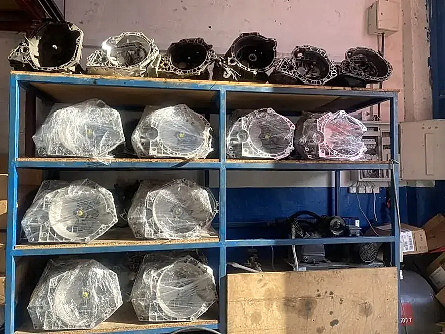 Paketli çıkma şanzıman raf düzeni